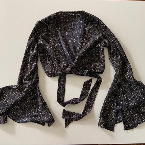 5 FOR 40 🎉 Tie Front Top | Vintage Style - Picture 1 of 3